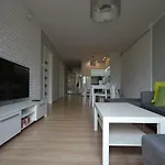 Grand De Luxe Solna